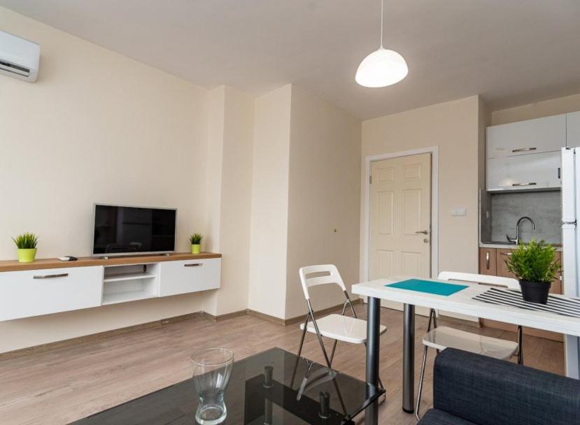 Apartment Galia In Burgas City Center Bagian luar foto
