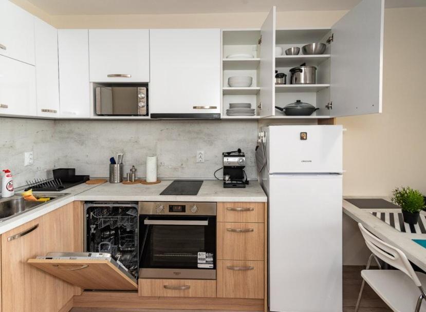 Apartment Galia In Burgas City Center Bagian luar foto